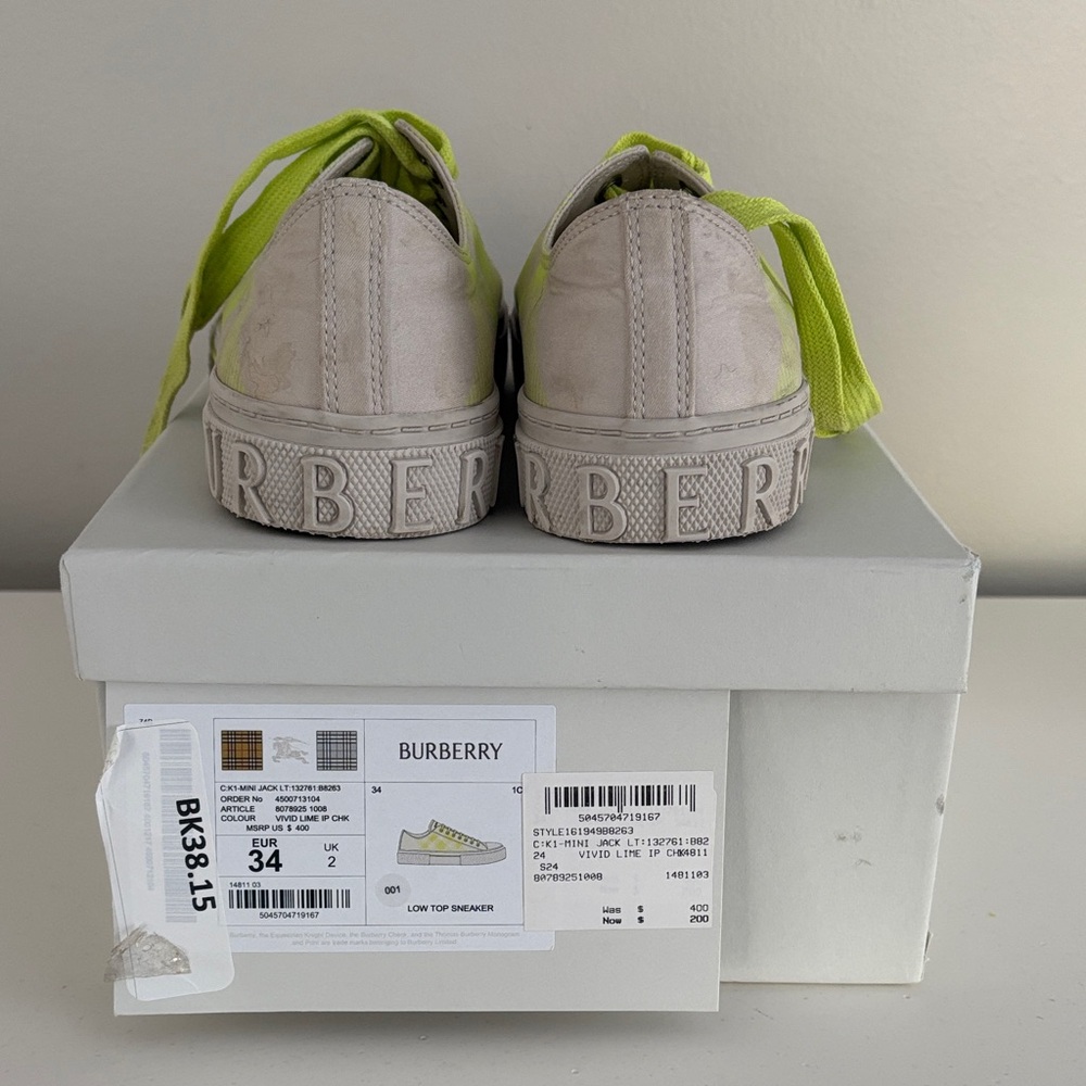 Burberry Kids Low Top Sneakers in Light Beige with Neon Green Laces